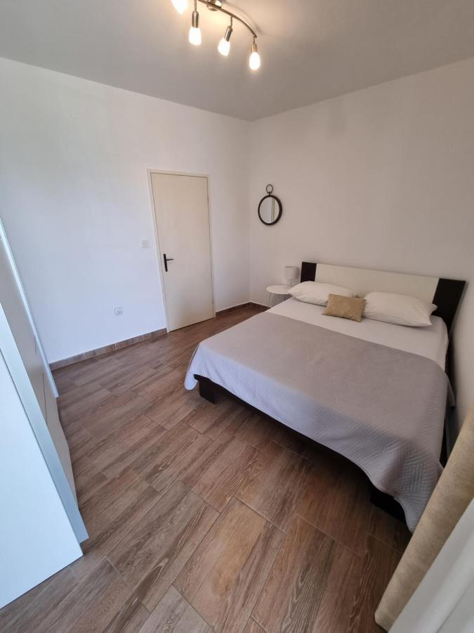 Apartman Smoljic 4+2 Примоштен Экстерьер фото